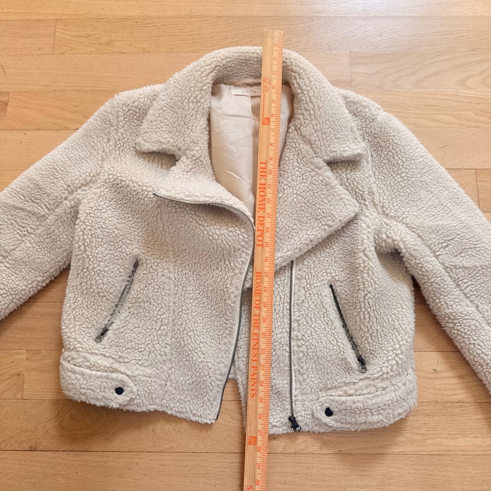 ASTR The Label Cream Teddy Faux Shearling Moto Jacket Womens Size M Ivory Zip - Picture 2 of 8